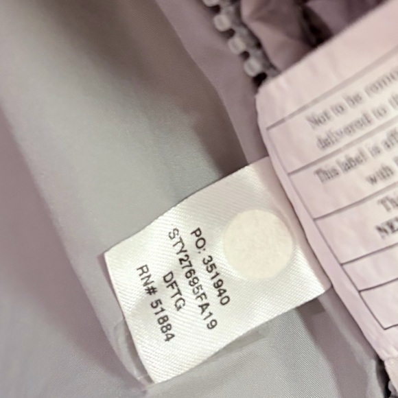 Patagonia Women's Radalie Insulated Parka Jacket Light Silver Gray size Medium - Picture 9 of 14